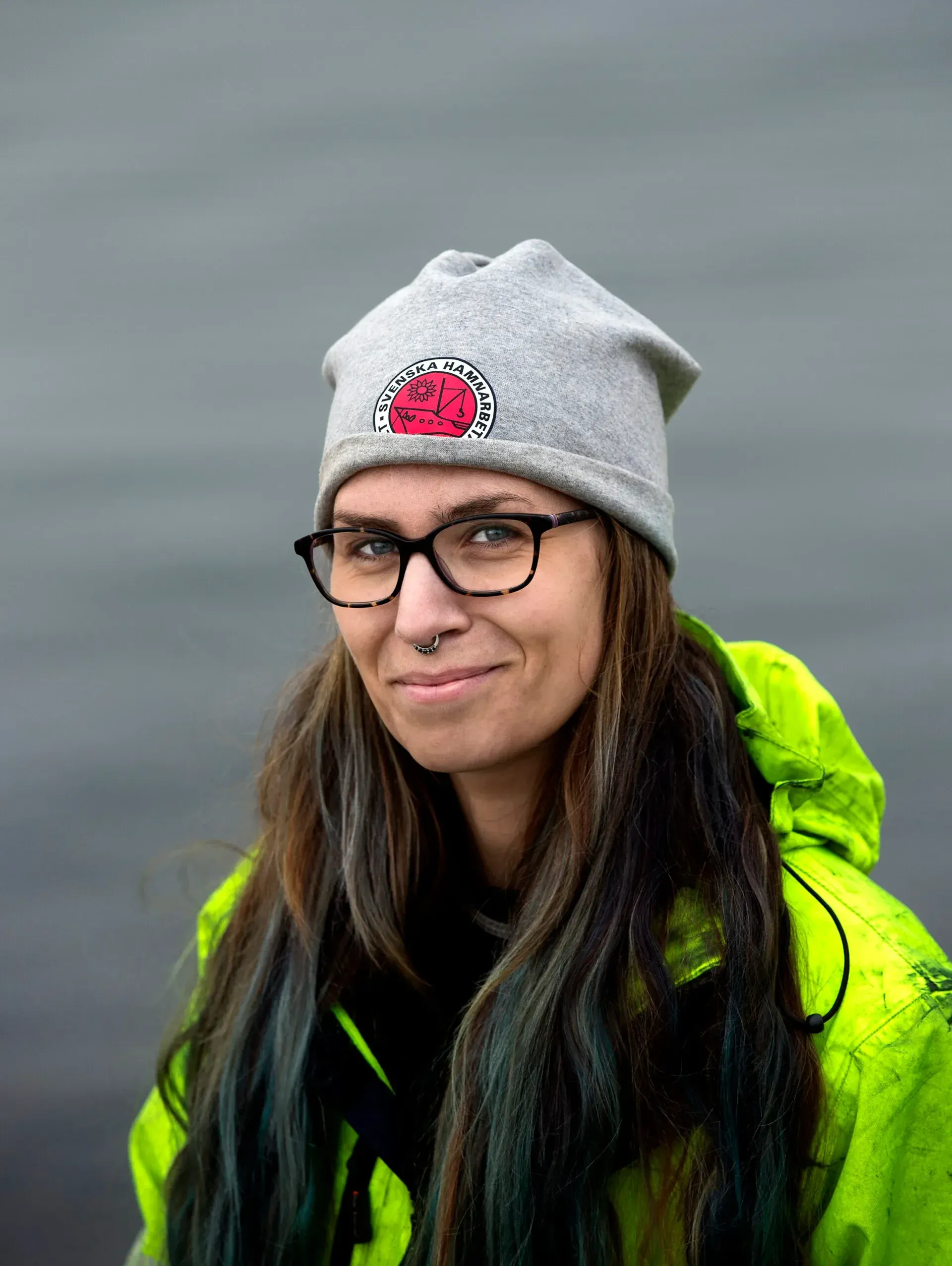 Maria, avdelning 4 Göteborg, i arbetskläder i hamnen